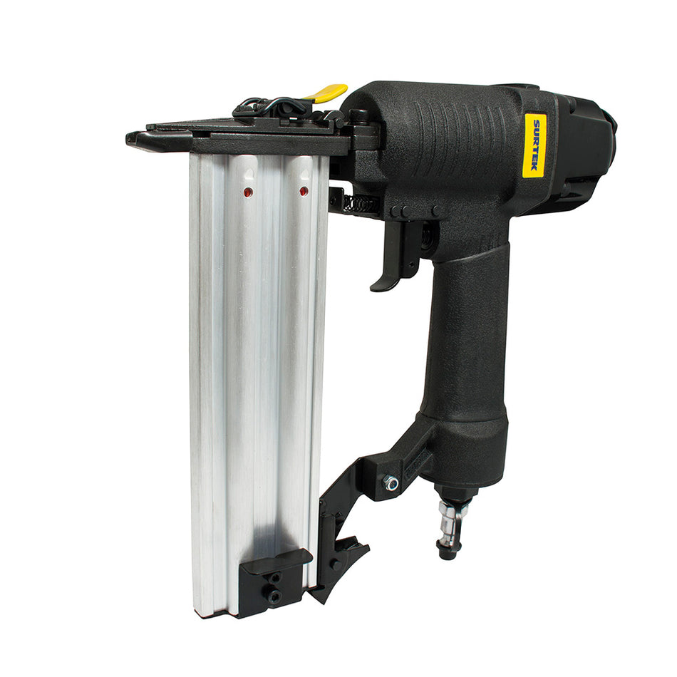 Clavadora neumática calibre 18GA, capacidad 3/8"-2", 100 clavos Surtek CN650