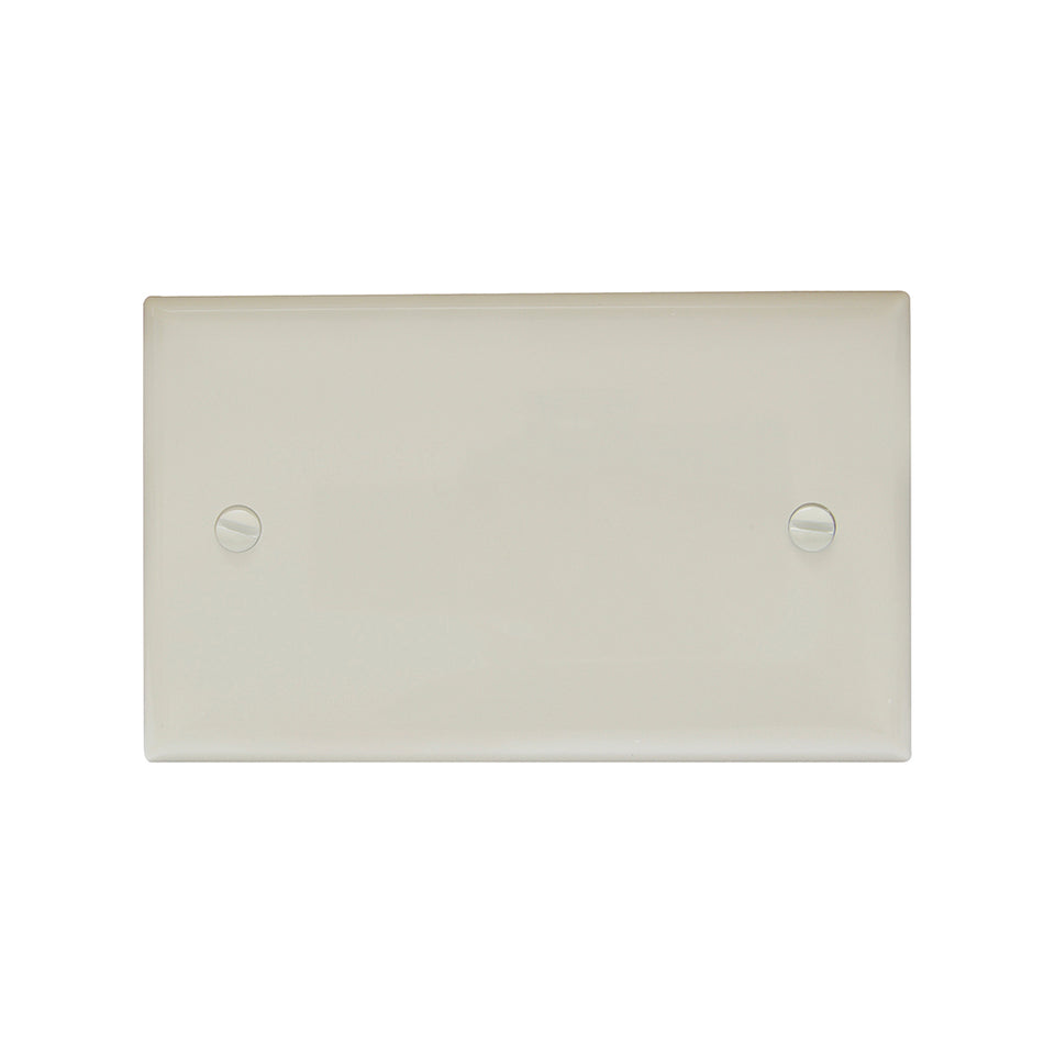 Placa ciega plástica, línea estándar, color marfil Surtek 136603
