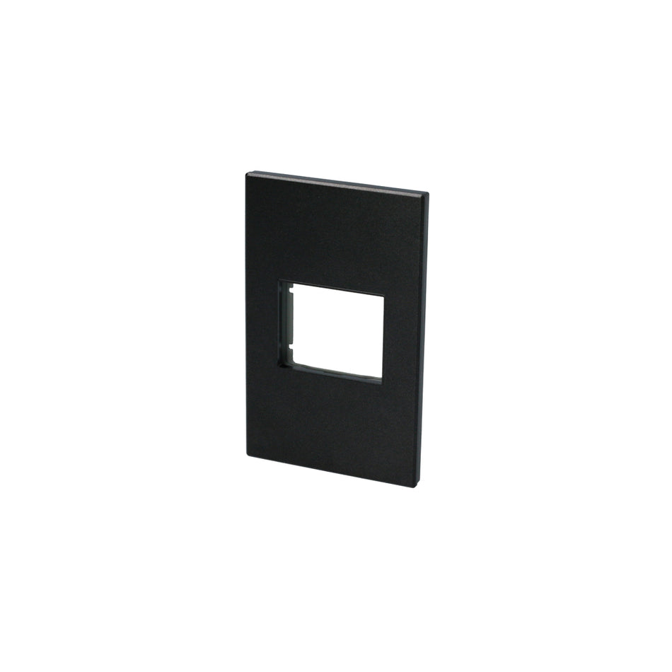 Placa 1 módulo 1/2, línea Premium, color negro Surtek P601N