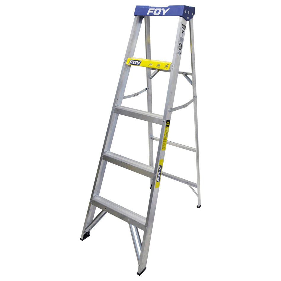 Escalera de tijera tipo III de aluminio y tapa plástica con 4 peldaños Foy ETF4